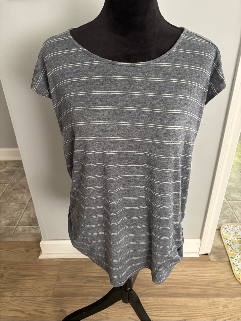 Earthy Soft Neutral KÜHL Relaxed Fit Gray Stripe Short Sleeve Tee Women’s XL